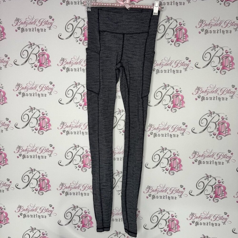 Lululemon leggings Gray High-Waisted pockets on side size 2 black thread
